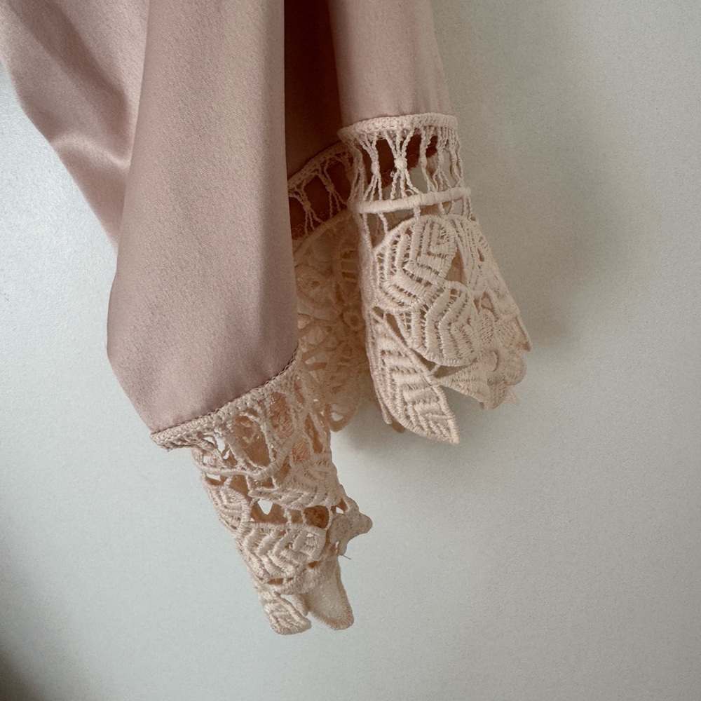 Le Rose Bridal Robe - Picture 3 of 5